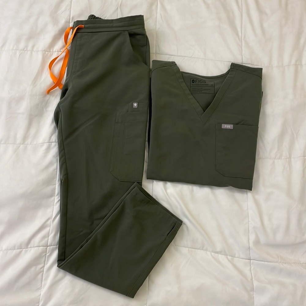 FIGS Moss Catarina One-Pocket Top & Yola Skinny Scrub Pants Set, Women’s XS